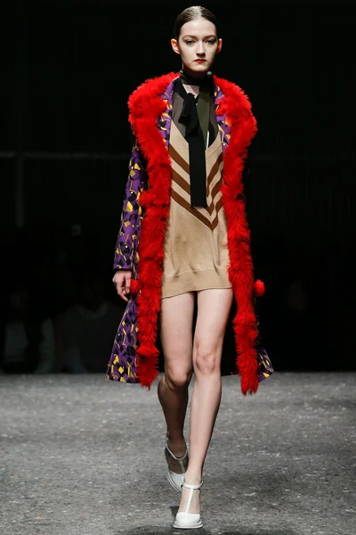 Look 28